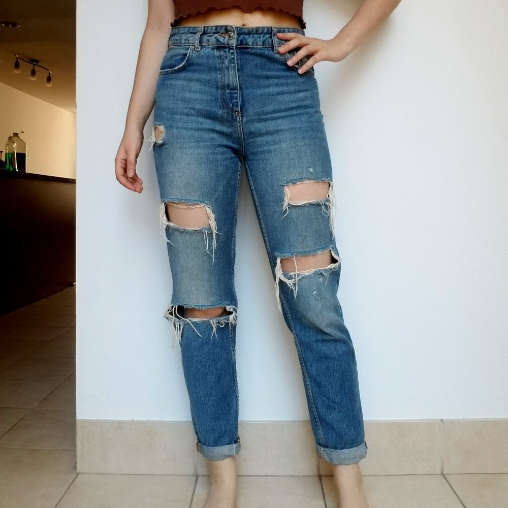 🌊 Zara high rise ripped jeans